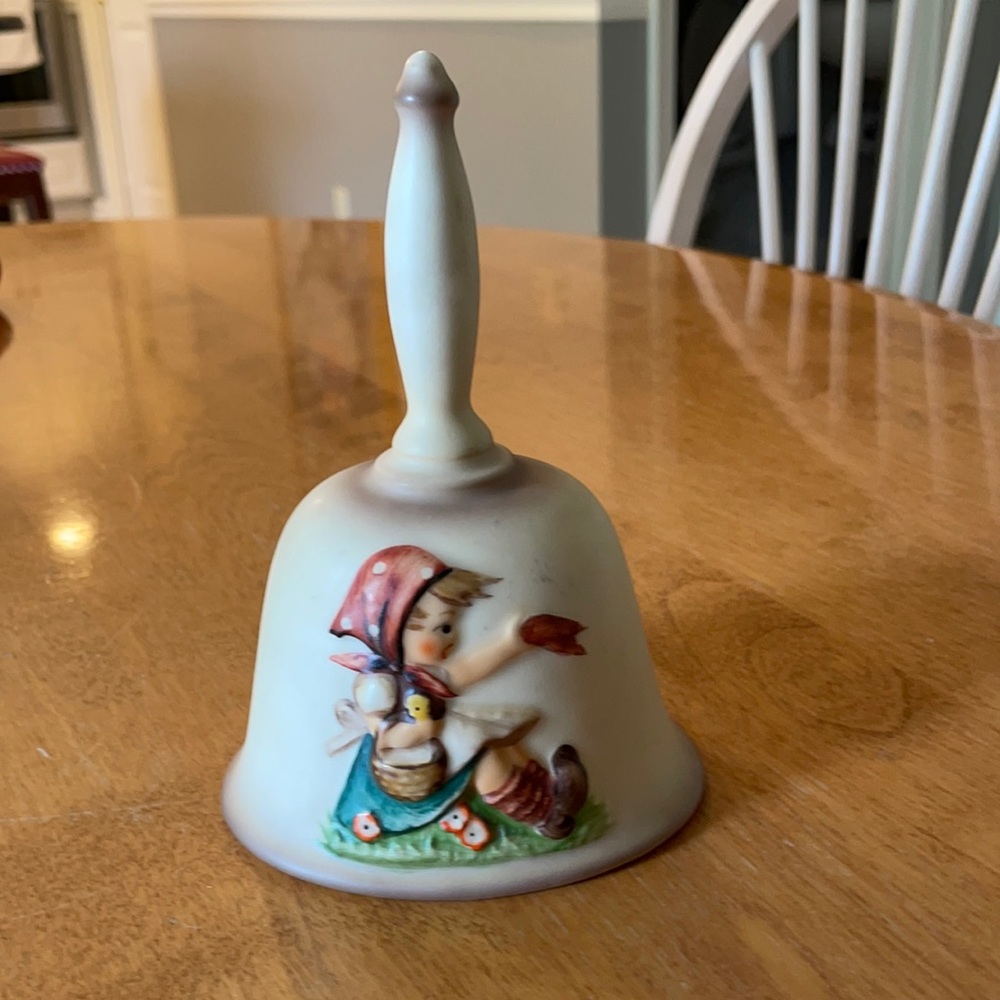 1979 Annual Hummel Bell